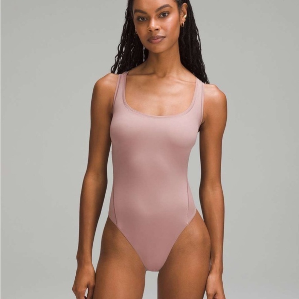 Lululemon Wundermost Ultra-Soft Square-Neck Bodysuit | large